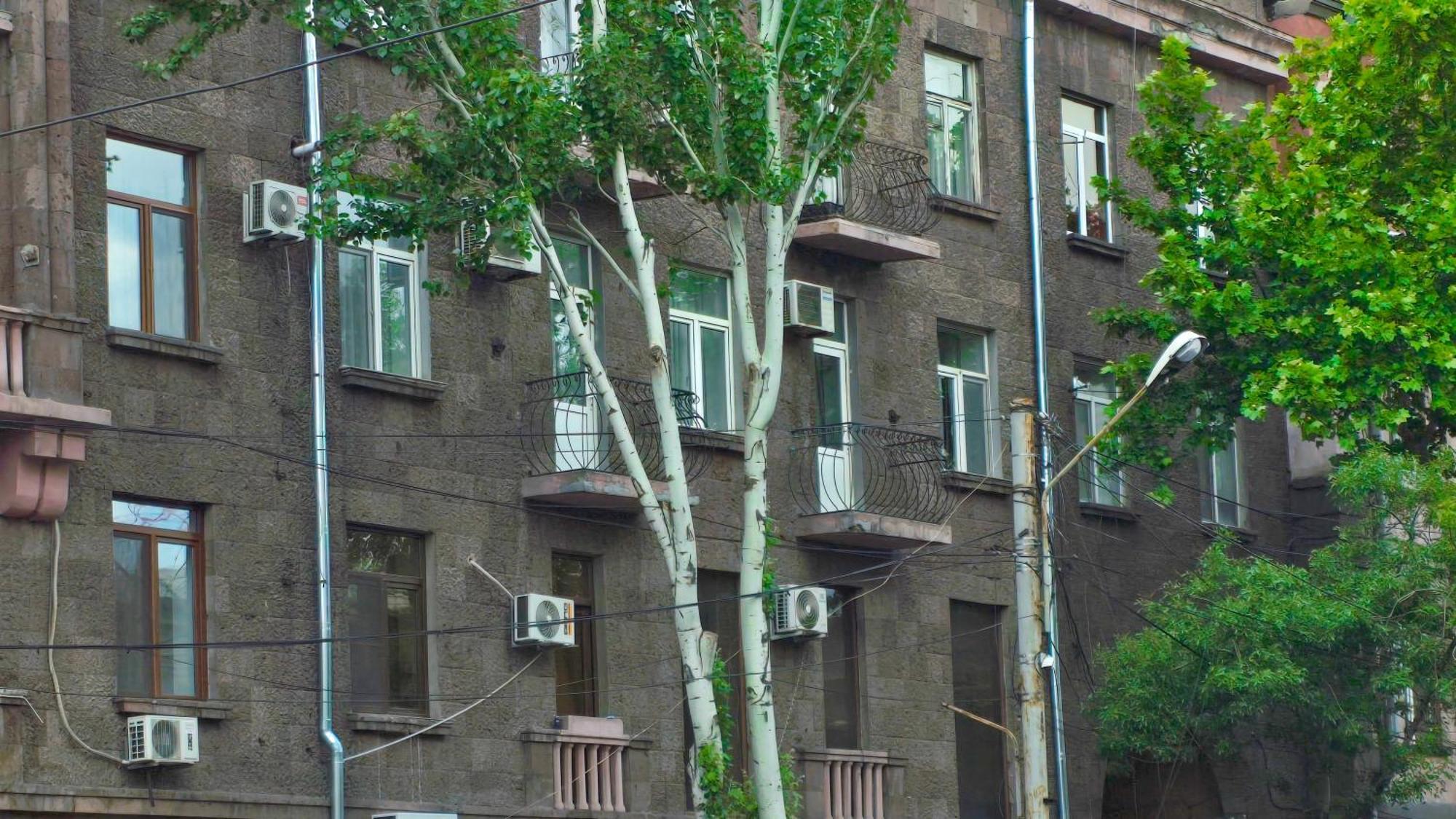 Прекрасная 4-Ех Комнатная Квартира В Самом Центре เยเรวาน ภายนอก รูปภาพ
